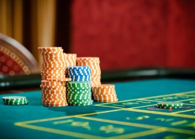 wla168 mobile app interface showing live-dealer tables and sportsbook markets